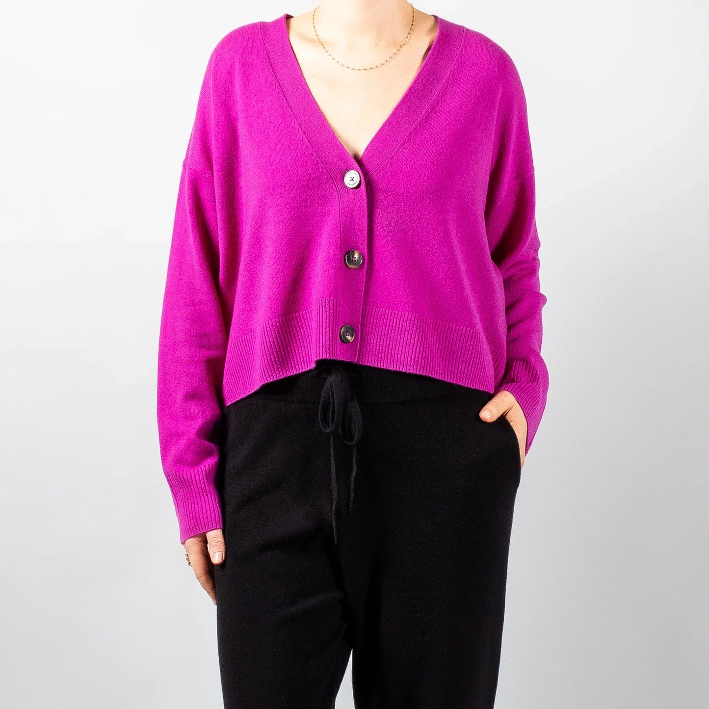 Vanessa Bruno Cropped Merino Cardigan in Violet, size Small