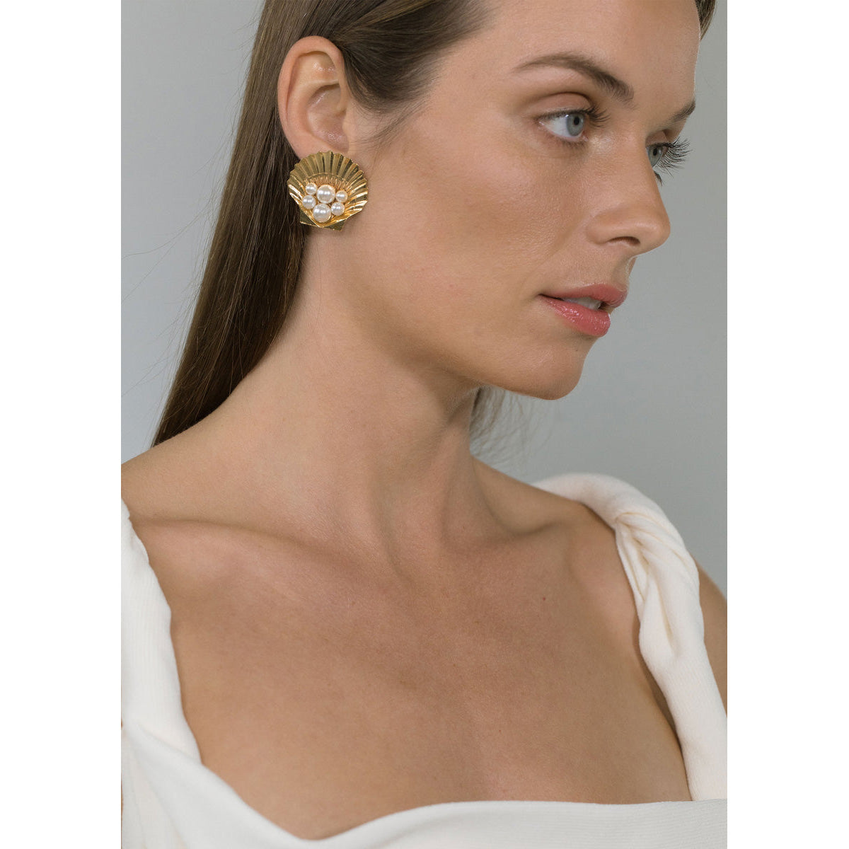 Jennifer Behr "Maricela" Seashell Earrings in Gold w Pearl