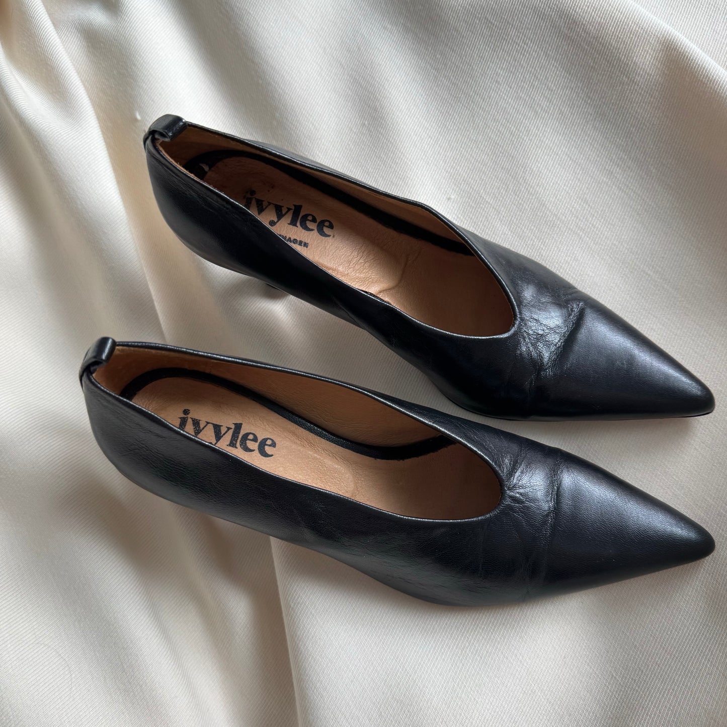 Ivylee "Vivienne" Pumps in Black, size 39 (fits 38.5)