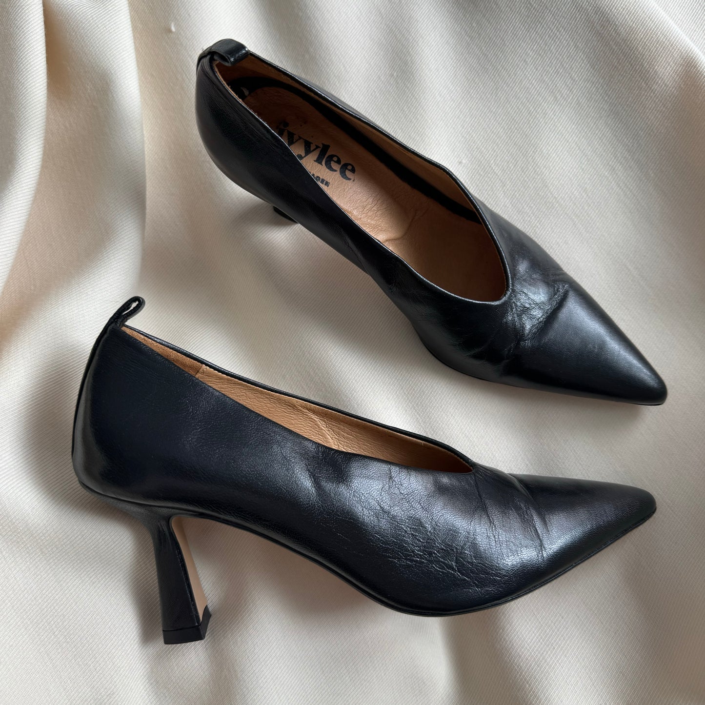 Ivylee "Vivienne" Pumps in Black, size 39 (fits 38.5)