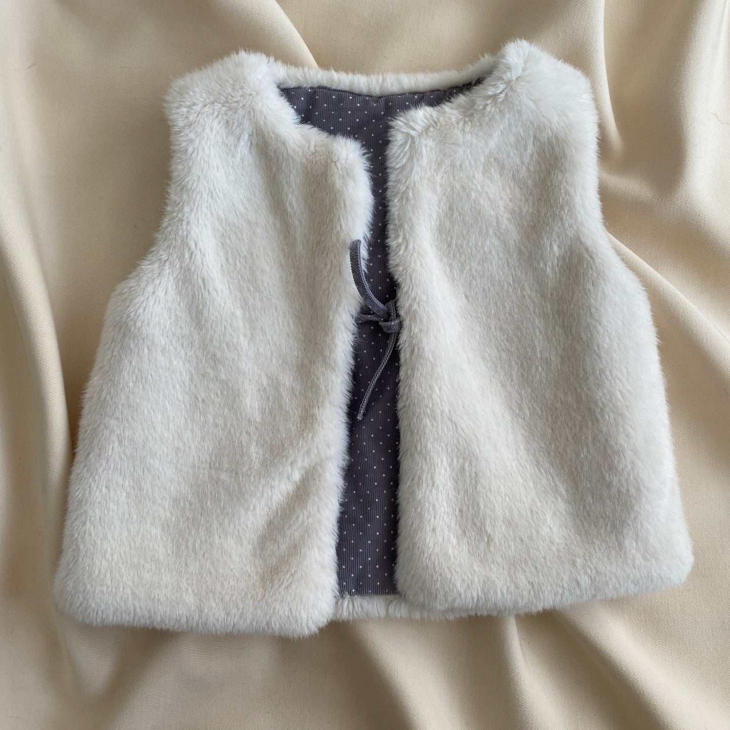 ** KIDS ** Jacadi Faux-Fur Ivory Vest, size 36 months