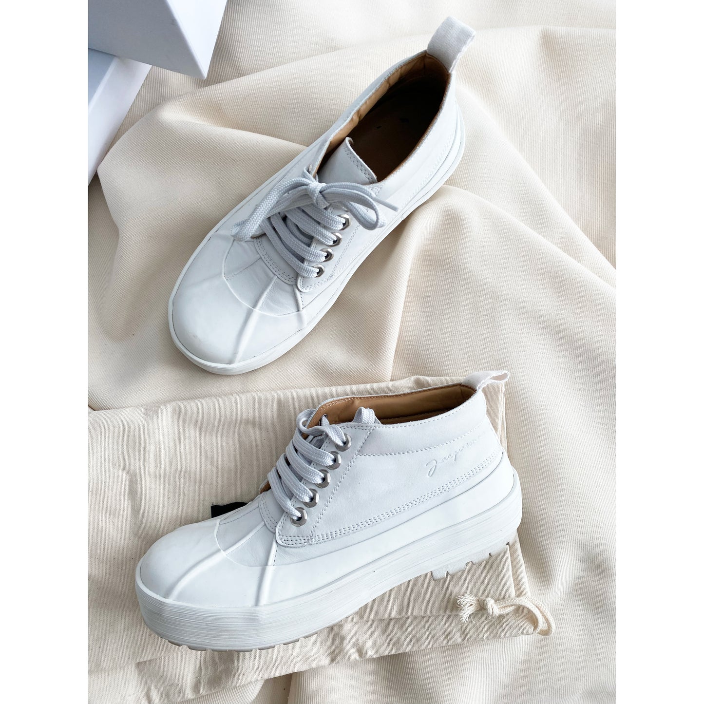 Jacquemus "Les Meuniers" boots in White, size 38