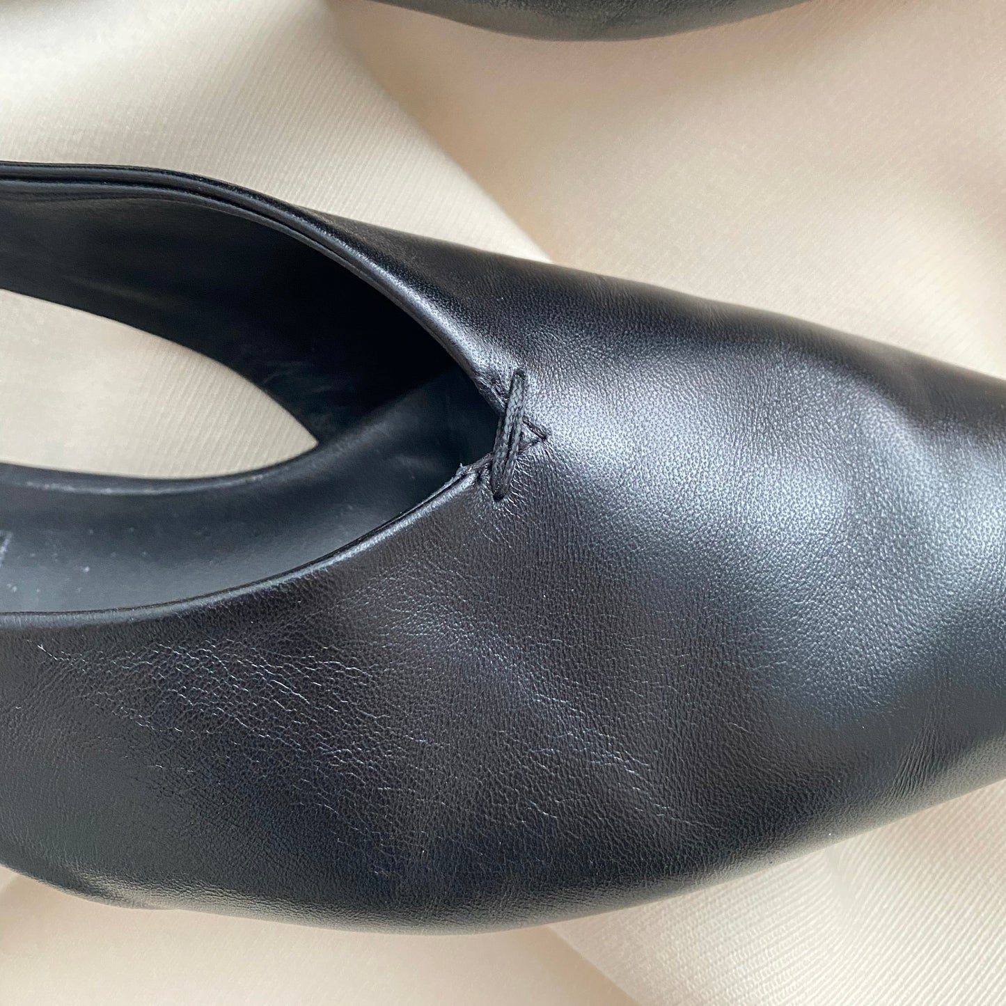 Jil Sander Pointed Toe Flat Slingbacks in Black, size 36