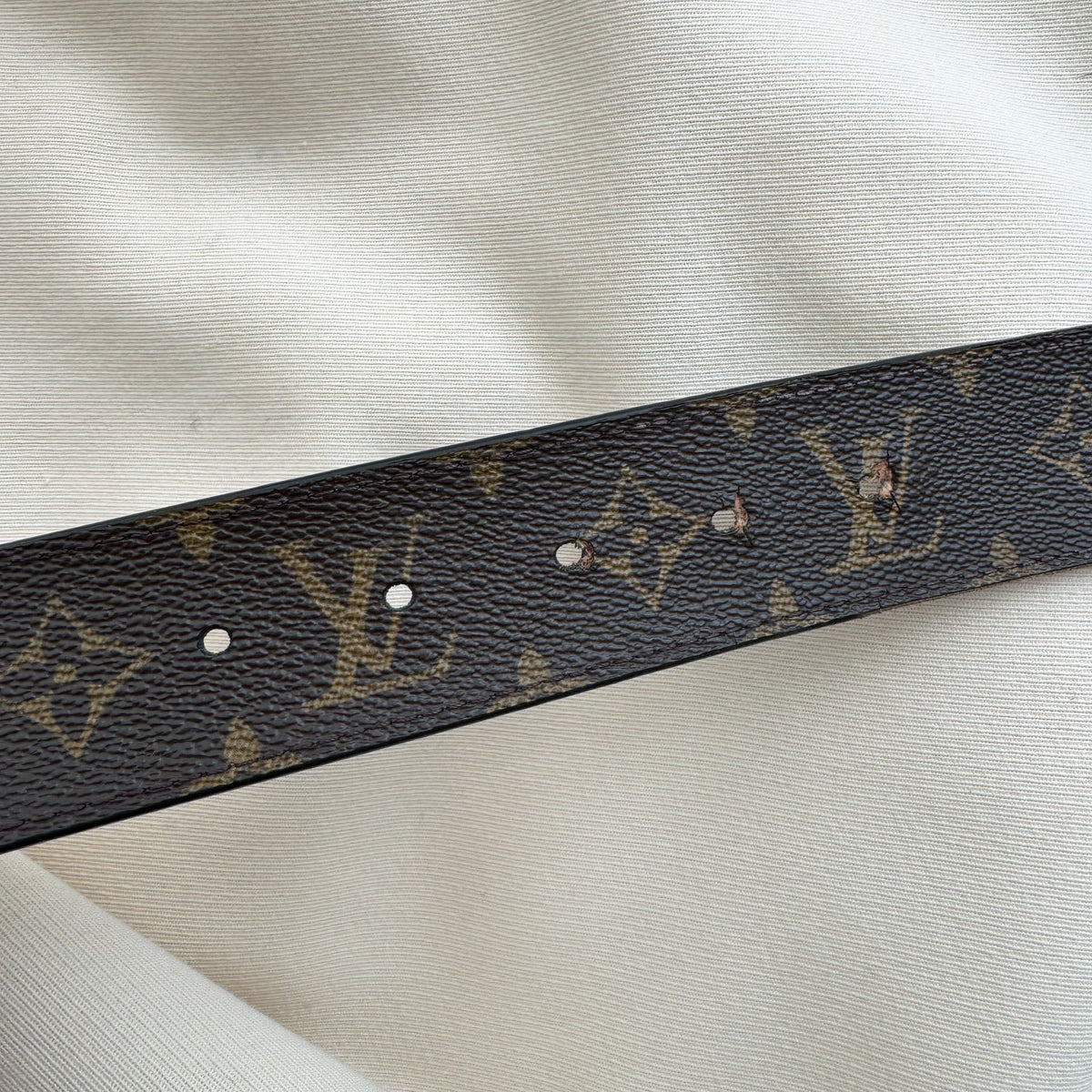 Louis Vuitton "LV Initiales" 40MM Reversible Belt, Size 100cm
