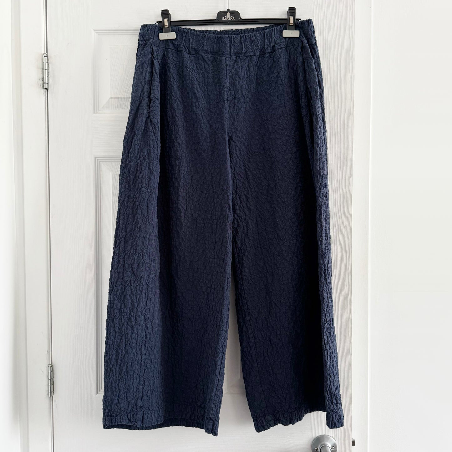 LABO ART "Storto" Textured Pant in Navy, size "4" (L/XL)