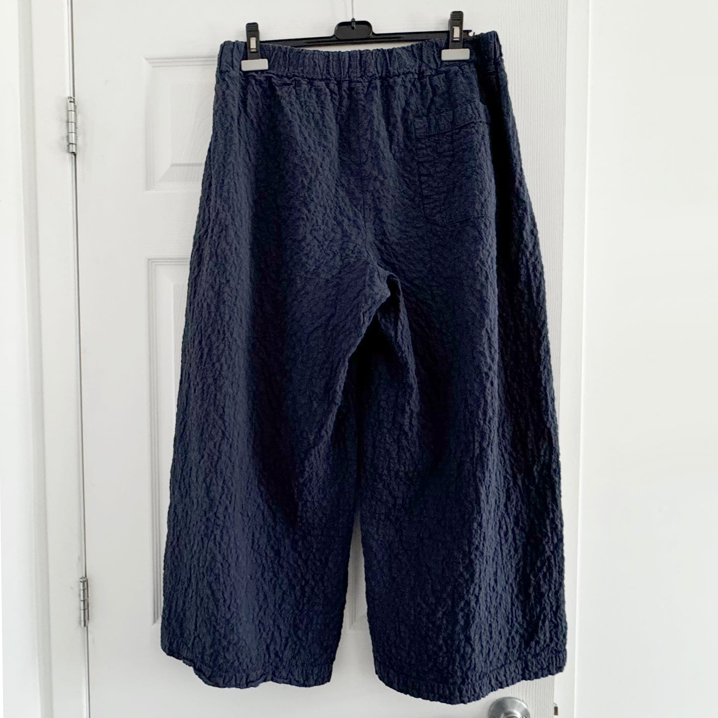 LABO ART "Storto" Textured Pant in Navy, size "4" (L/XL)