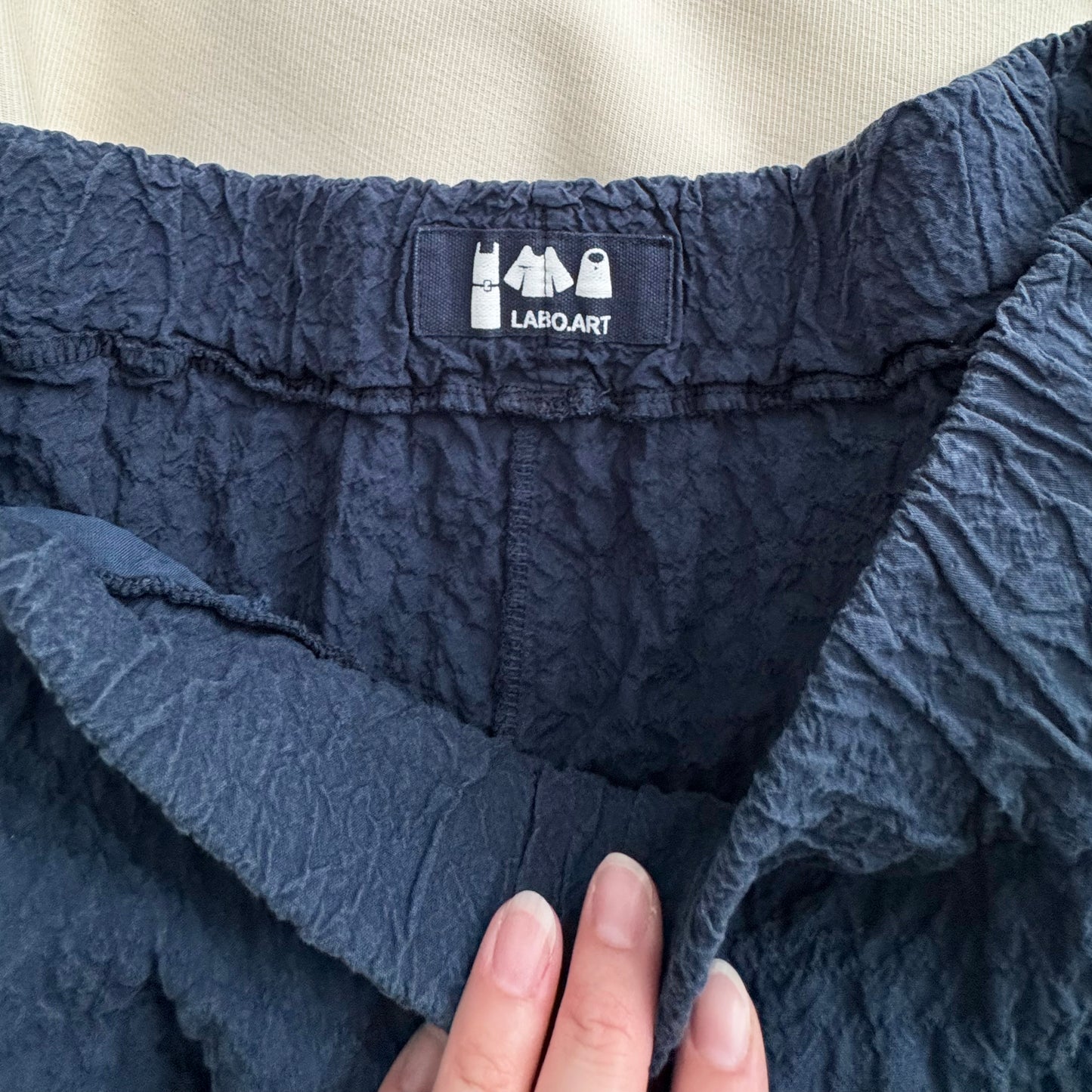 LABO ART "Storto" Textured Pant in Navy, size "4" (L/XL)
