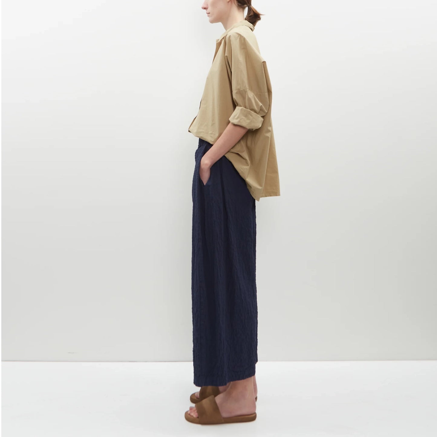 LABO ART "Storto" Textured Pant in Navy, size "4" (L/XL)