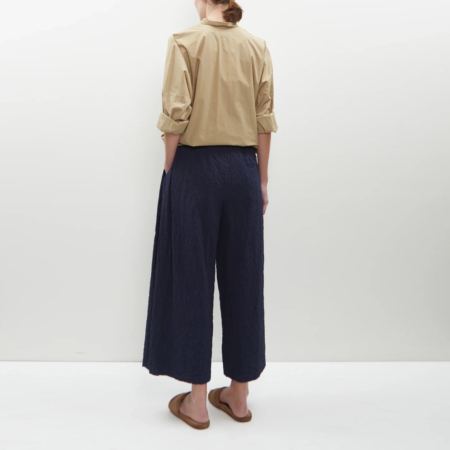 LABO ART "Storto" Textured Pant in Navy, size "4" (L/XL)