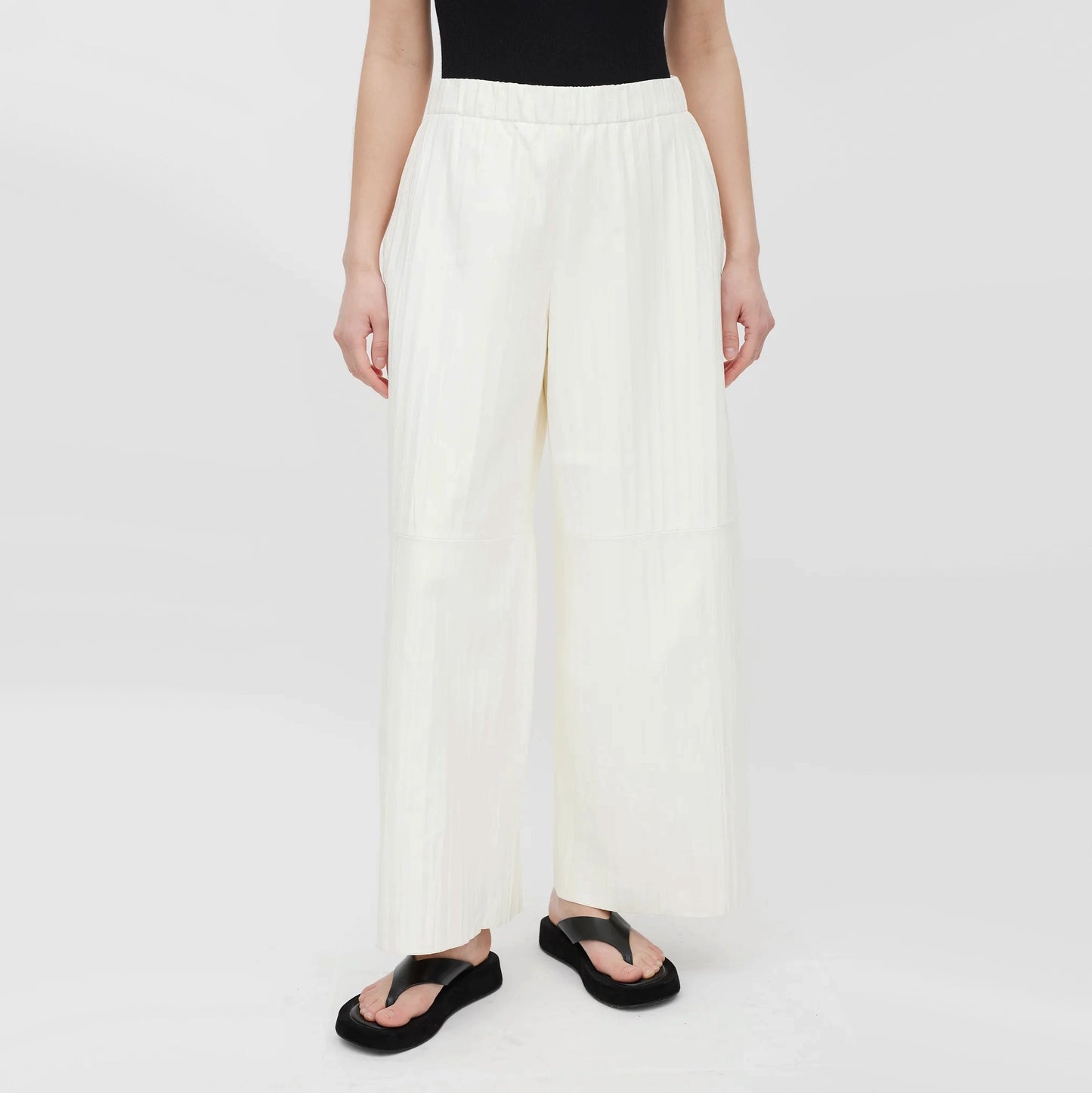 Lafayette 148 Crinkled Leather Pants in Ivory, size Small