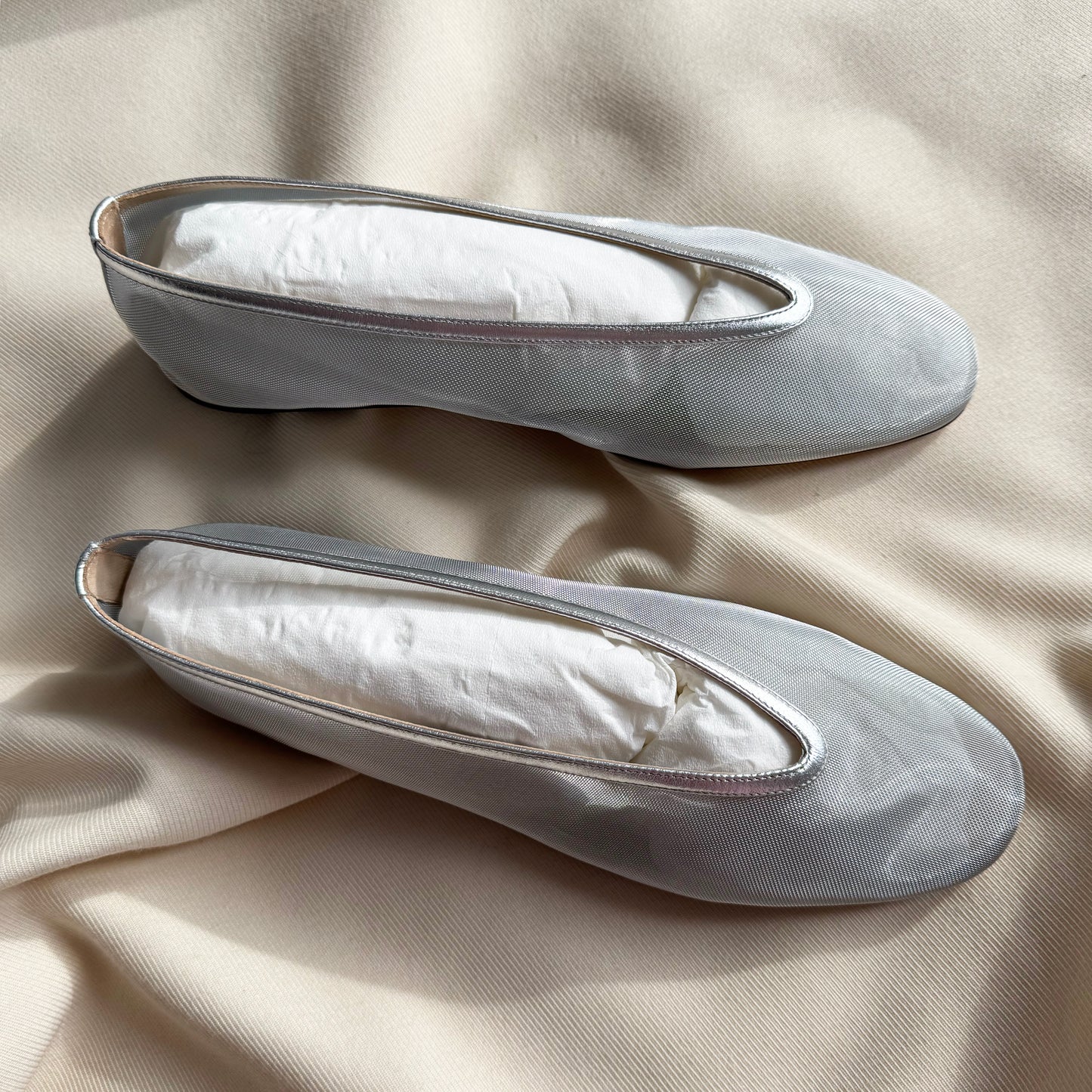 Le Monde Beryl "Luna" Slipper in Silver Mesh, size 39 (fits 8.5)