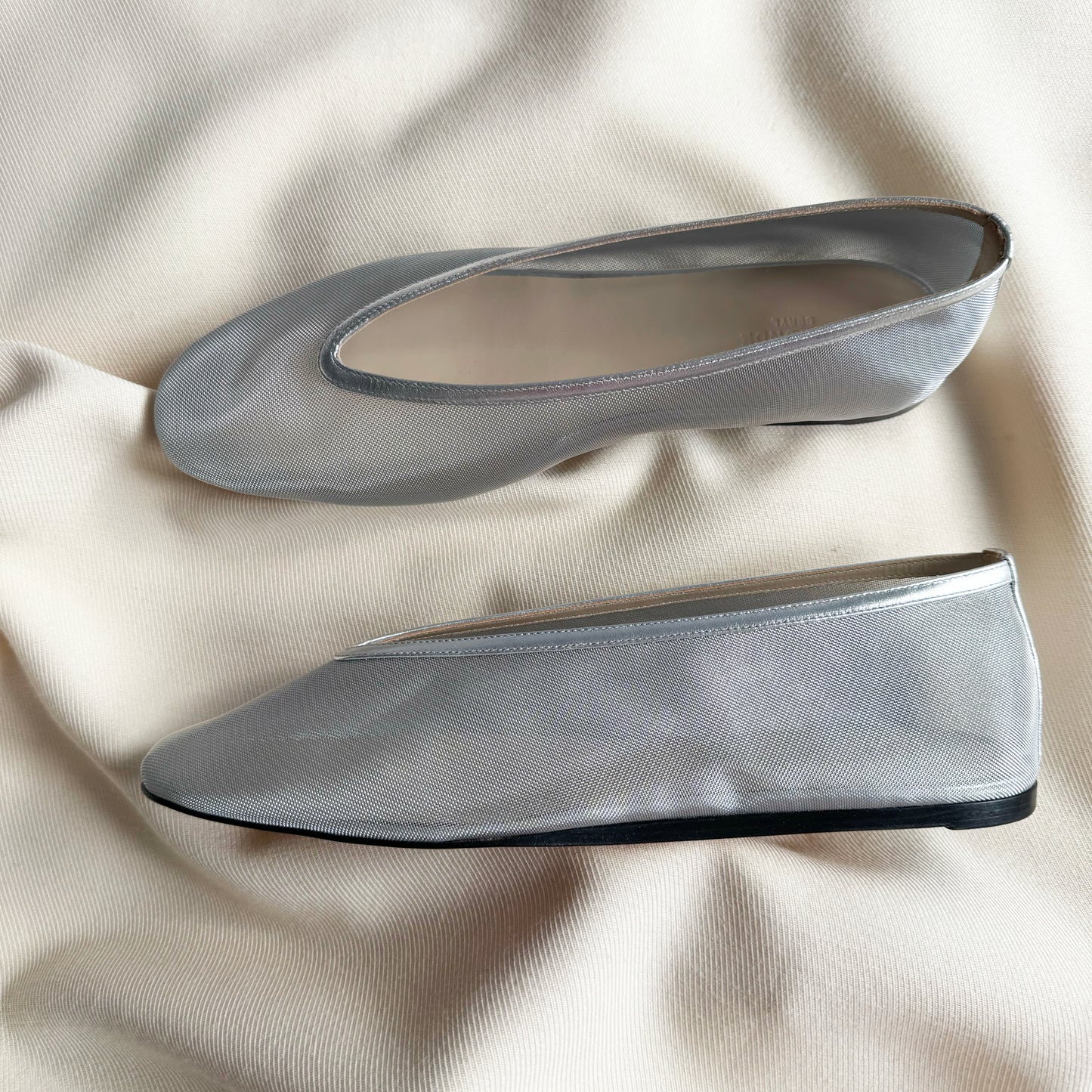 Le Monde Beryl "Luna" Slipper in Silver Mesh, size 39 (fits 8.5)