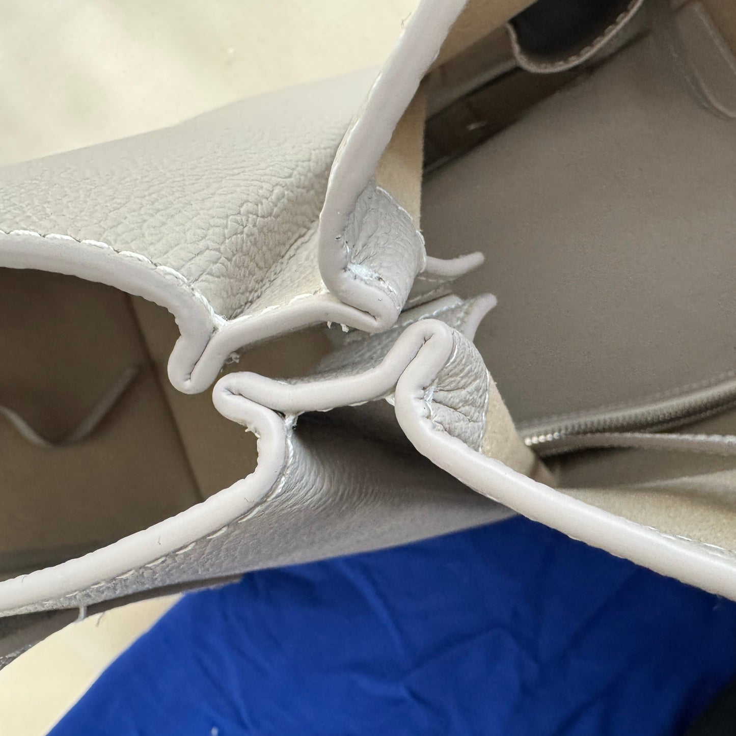 Le Tanneur Large "Elena" Tote in Light Grey