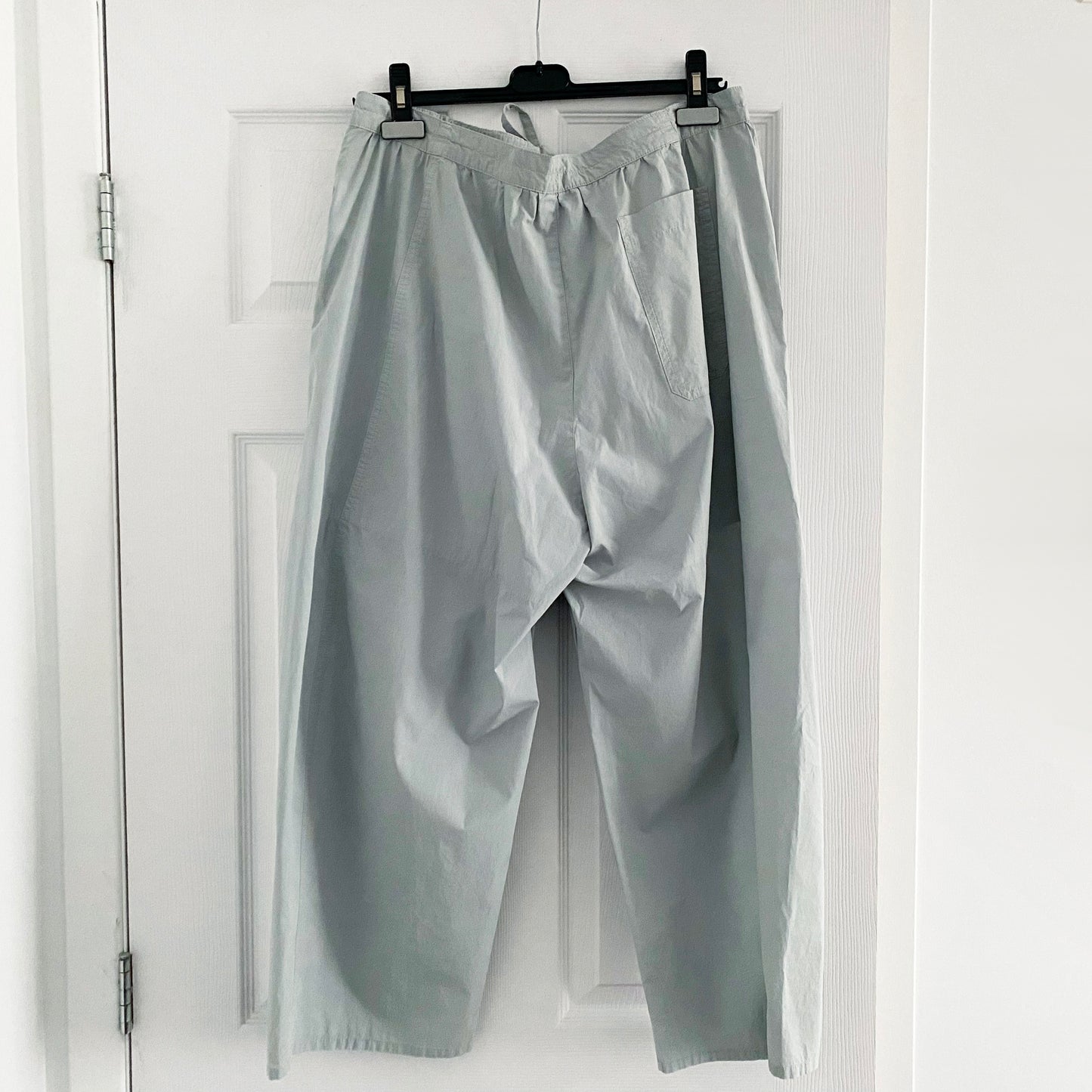 Lemaire Cotton Poplin Parachute Pants in Cloud Grey, size 34