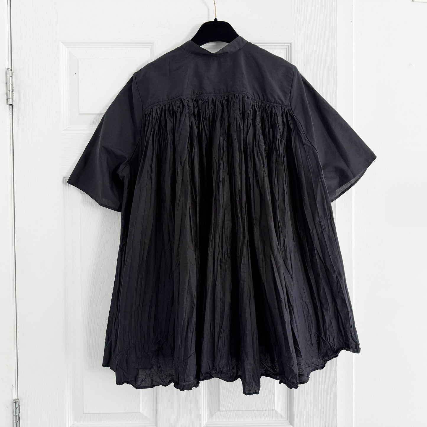 Mark Kenly Domino Tan "Baya" Top in Black, size 38 (size small ish)