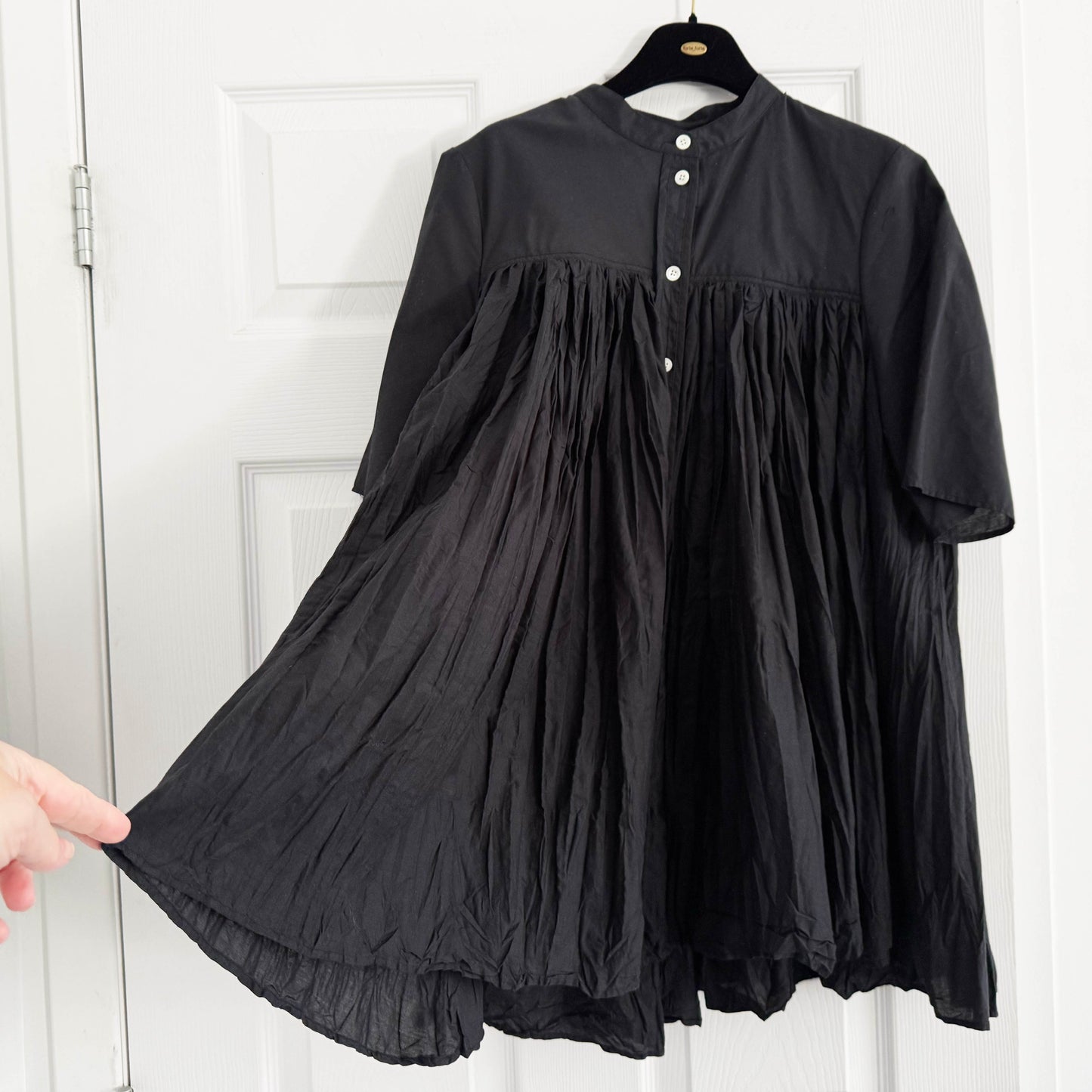 Mark Kenly Domino Tan "Baya" Top in Black, size 38 (size small ish)