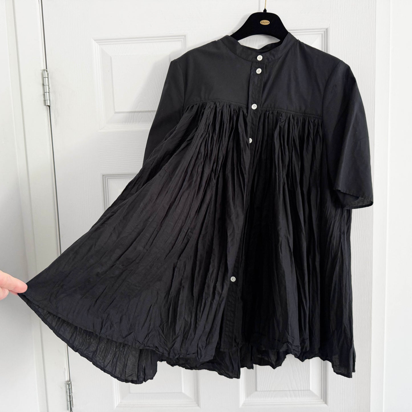 Mark Kenly Domino Tan "Baya" Top in Black, size 38 (size small ish)