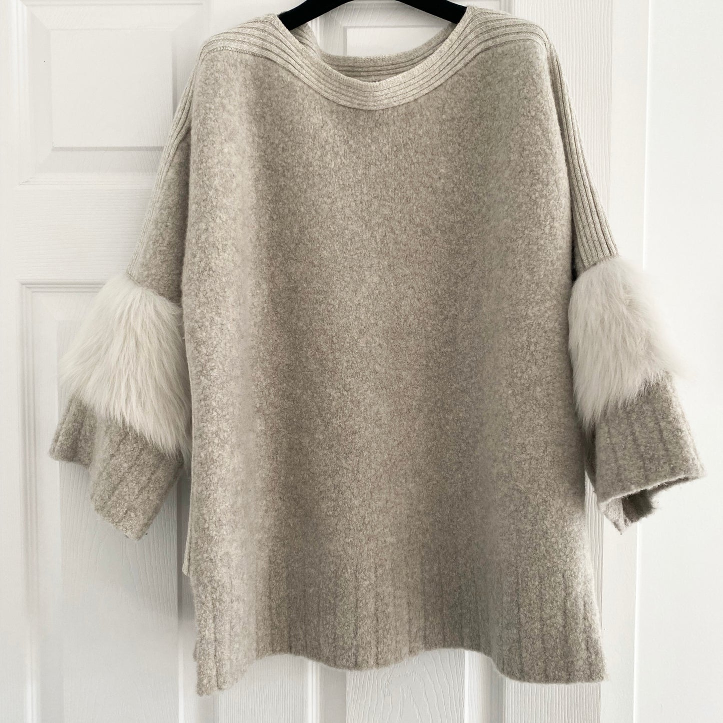 M Patmos x Club Monaco Pullover with Fur Trim, size XS (fits up to a Medium!)