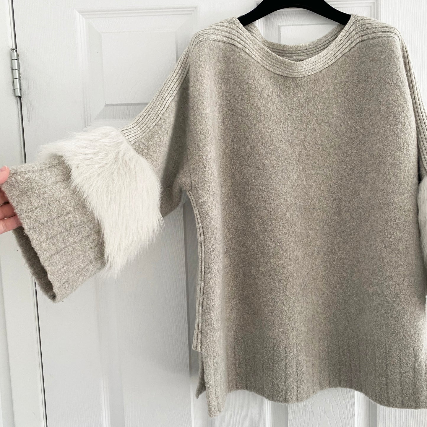 M Patmos x Club Monaco Pullover with Fur Trim, size XS (fits up to a Medium!)