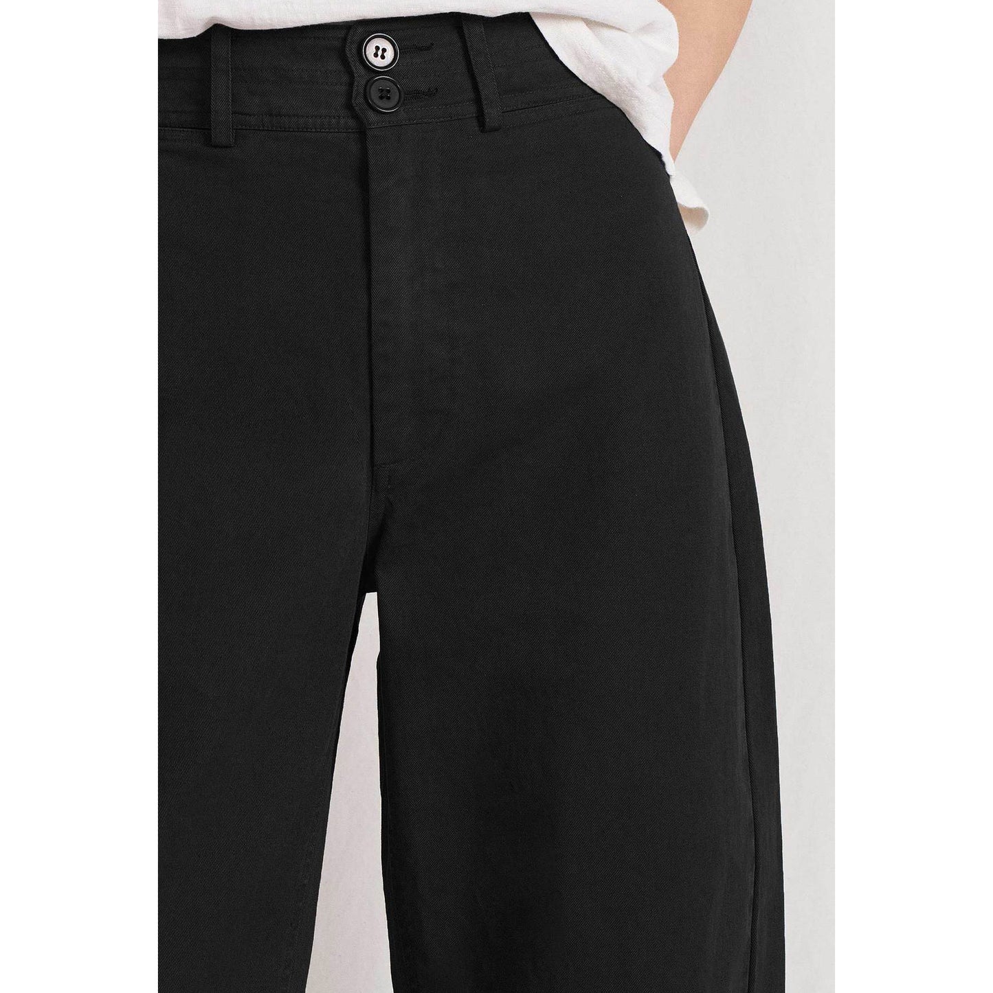 Apiece Apart Mari Barrel Pants in Black, size 2