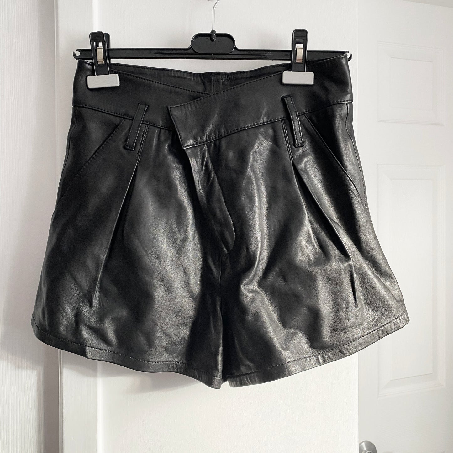 Marissa Webb Short en cuir noir, taille 2