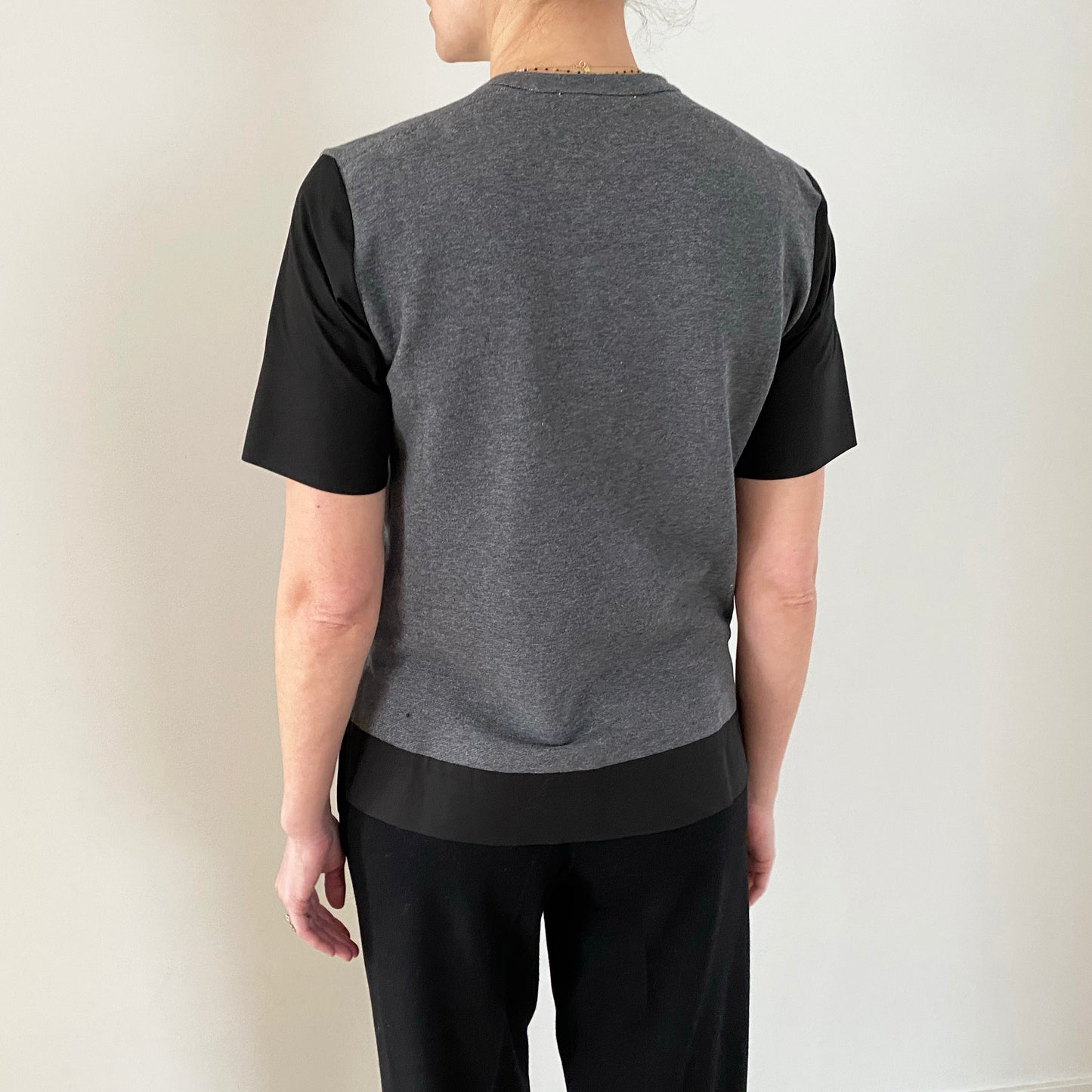 Marni Gris/Noir Manches courtes Zip Up, taille 40 (convient à la taille Xs/S)