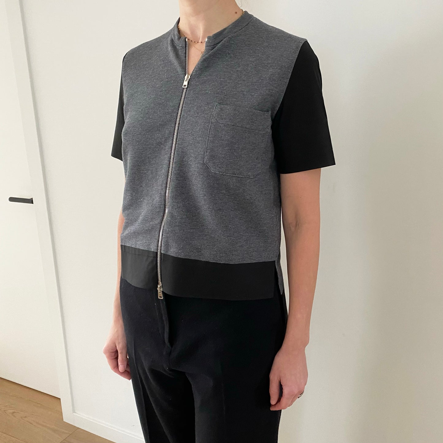 Marni Gris/Noir Manches courtes Zip Up, taille 40 (convient à la taille Xs/S)