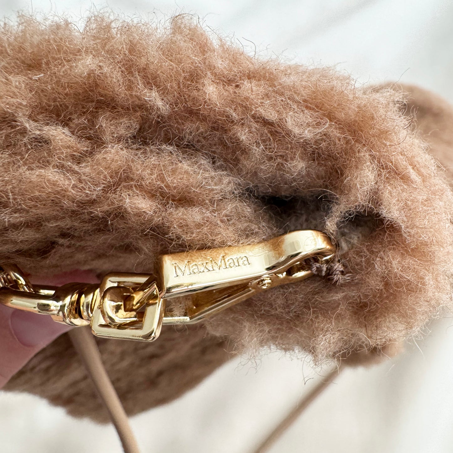 Max Mara Ombrato Teddy Mittens in Camel