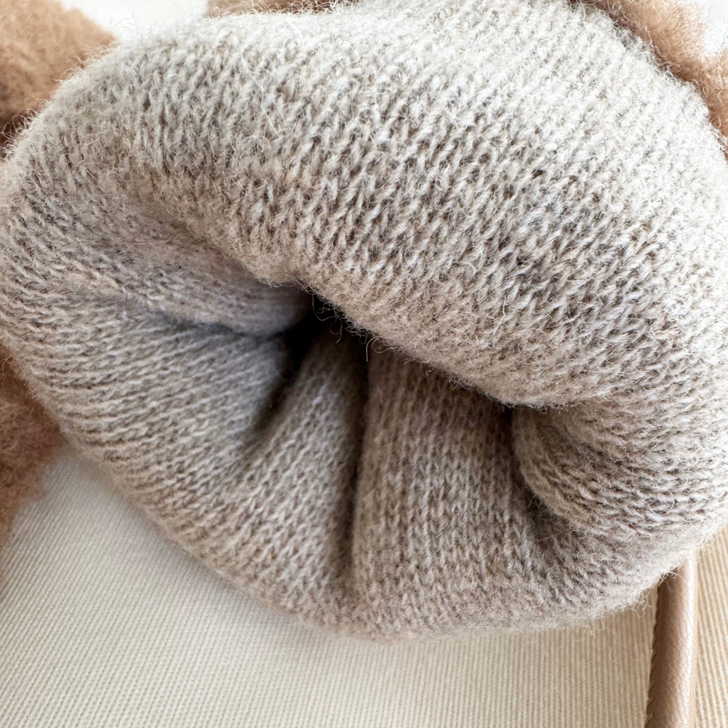 Max Mara Ombrato Teddy Mittens in Camel