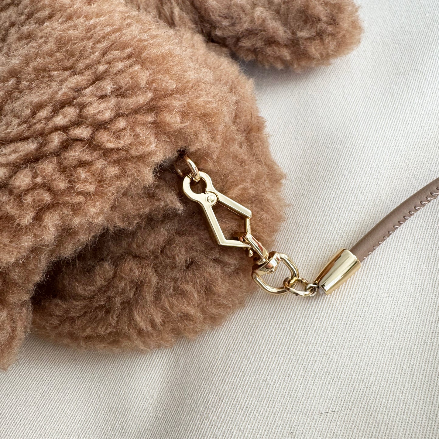 Max Mara Ombrato Teddy Mittens in Camel