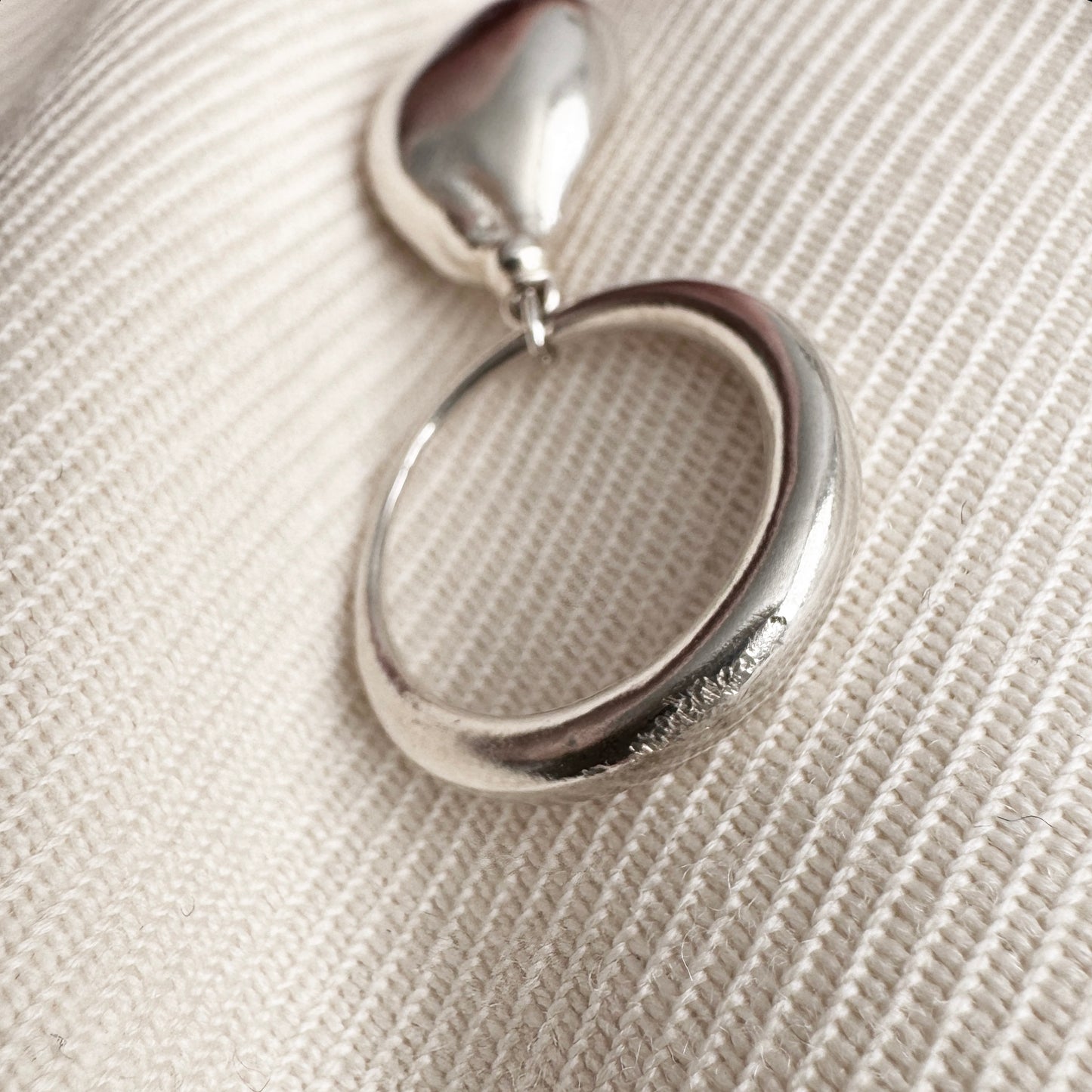 Mirit Weinstock Dangling Silver "Pearl" Ring, size 6.5
