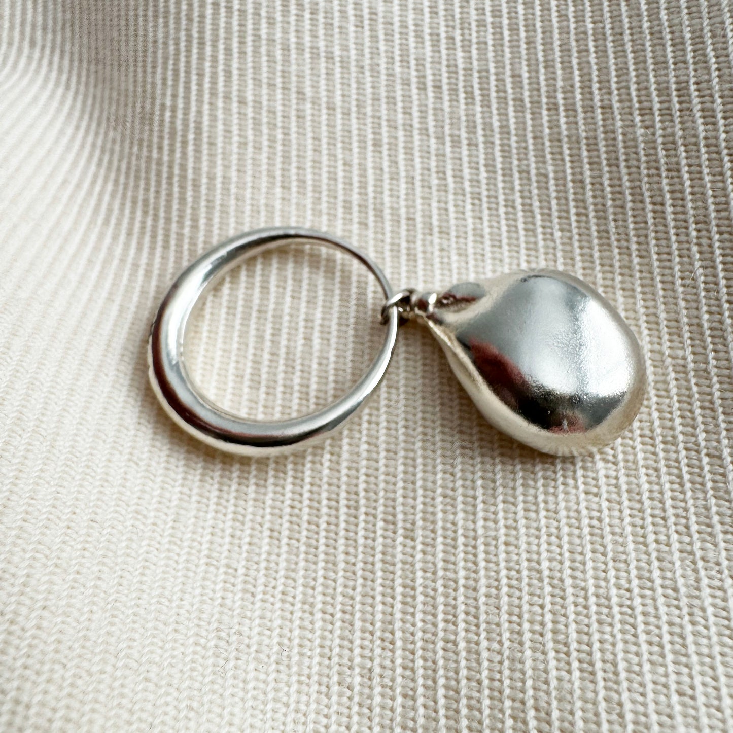 Mirit Weinstock Dangling Silver "Pearl" Ring, size 6.5