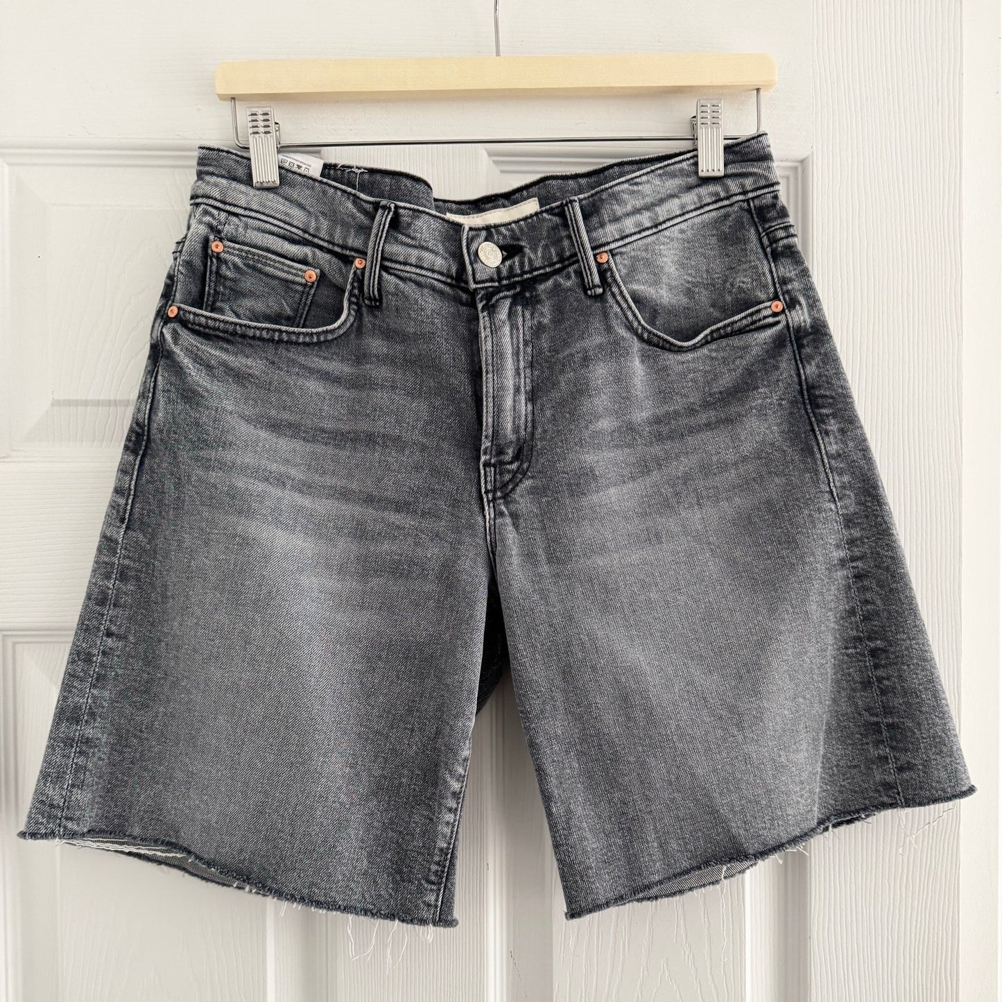Mother Denim "Undercover" Frayed Shorts in "Drawing A Blank", size 27