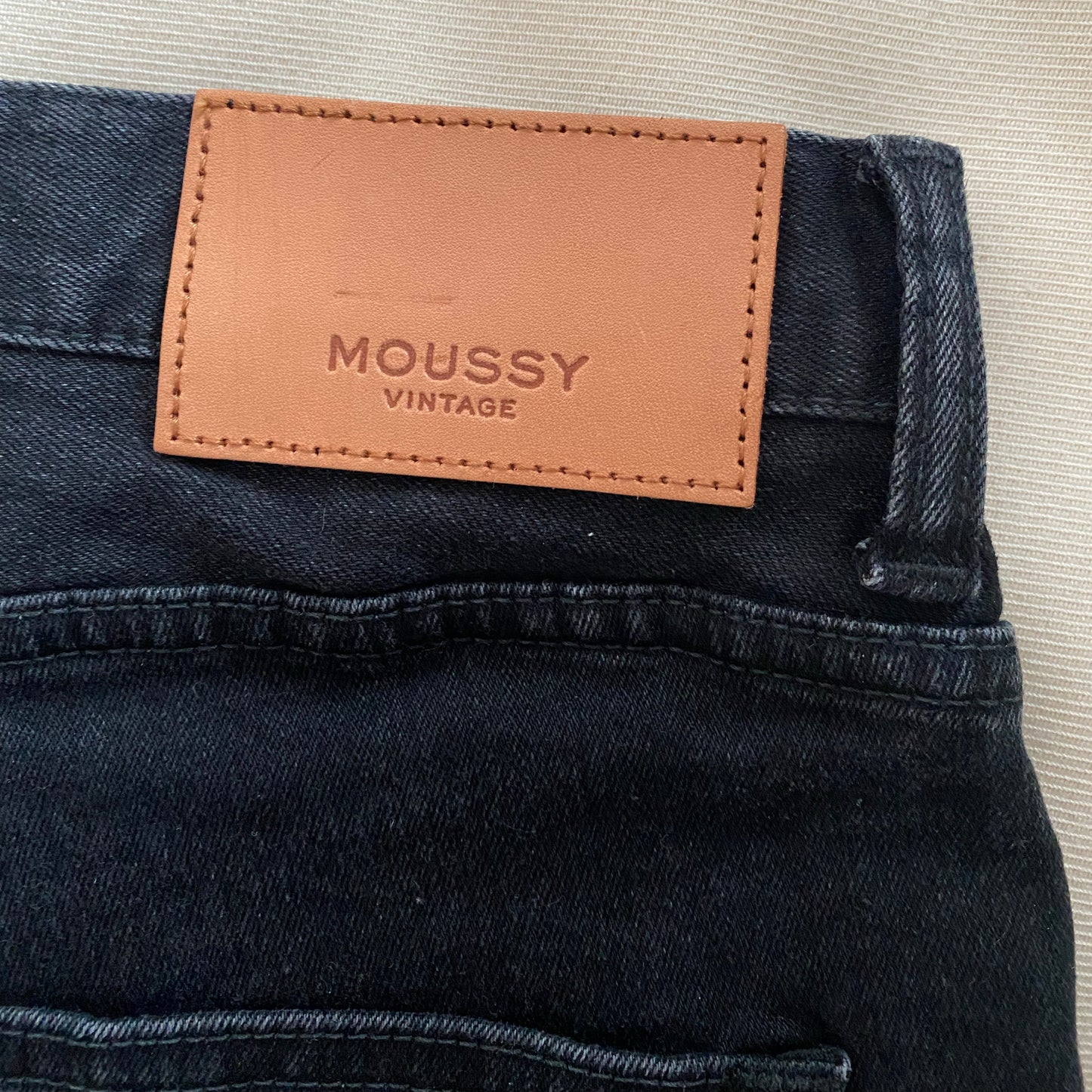 Moussy Vintage "FILER" High Waisted Skinny Jean in Black, size 31 (fits like 30