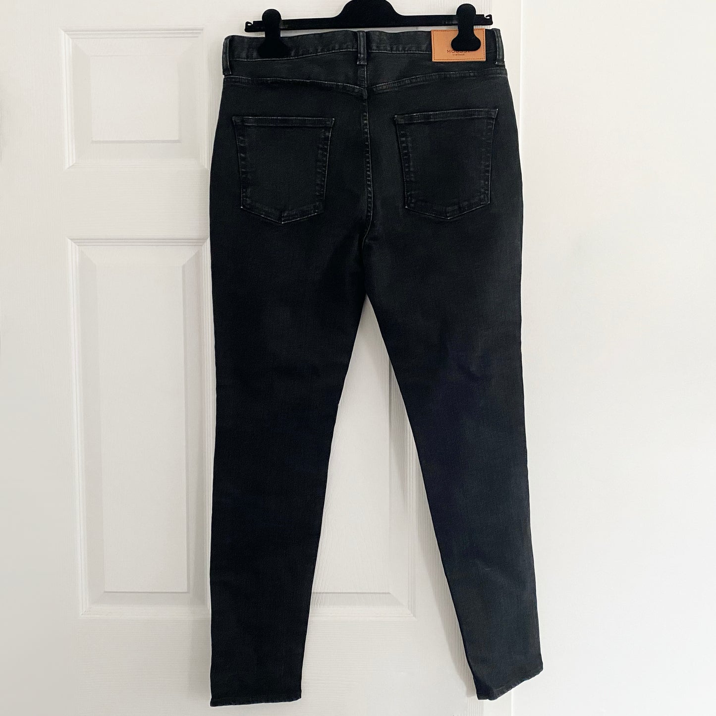 Moussy Vintage "FILER" High Waisted Skinny Jean in Black, size 31 (fits like 30