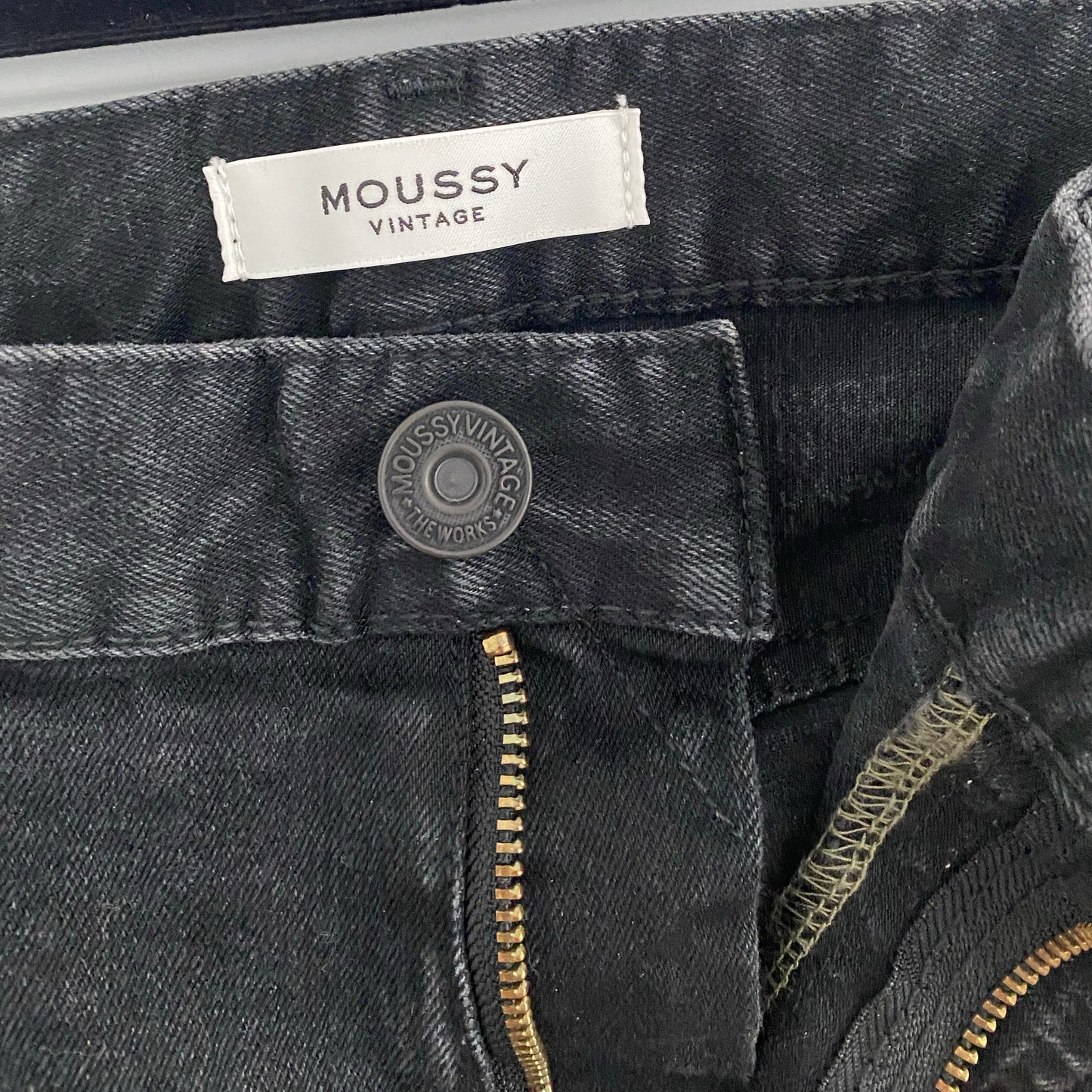 Moussy Vintage "FILER" High Waisted Skinny Jean in Black, size 31 (fits like 30