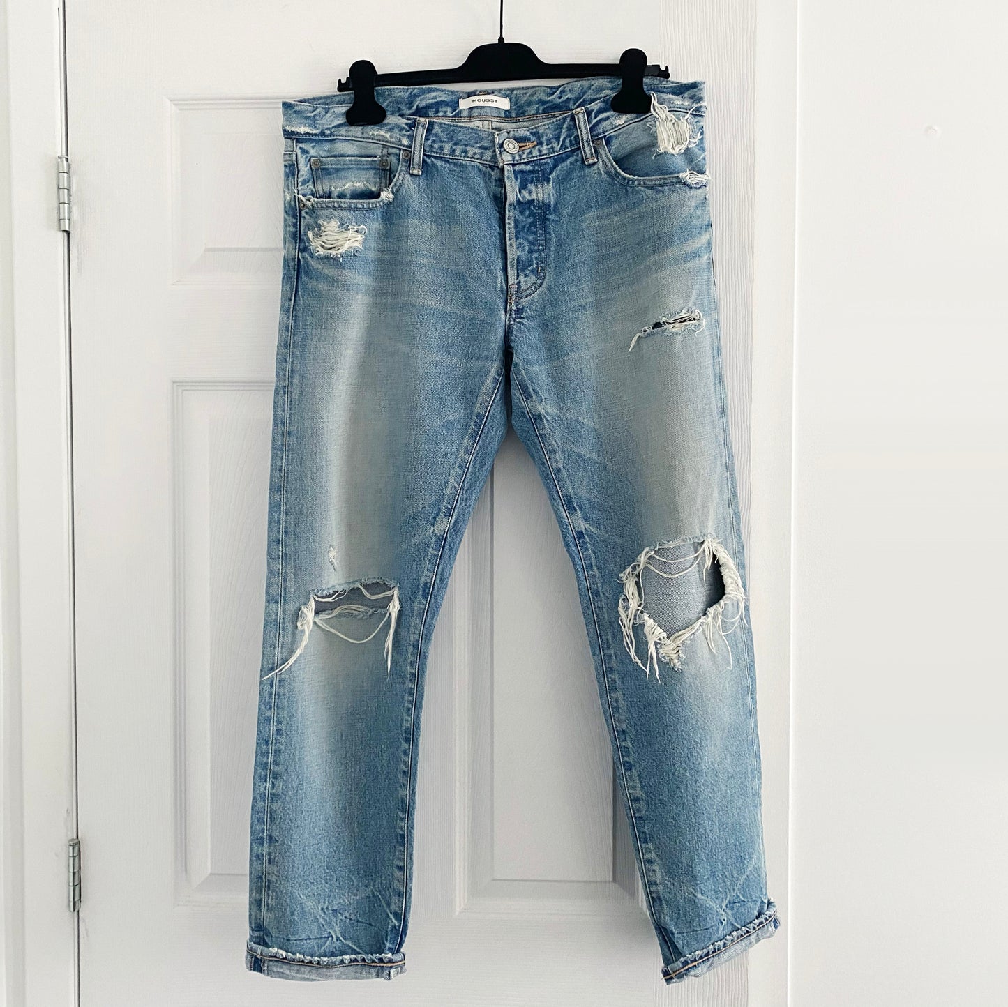 Moussy "McAllen" Blue Jean with Ripped Knee, size 31 (fits like size 30)