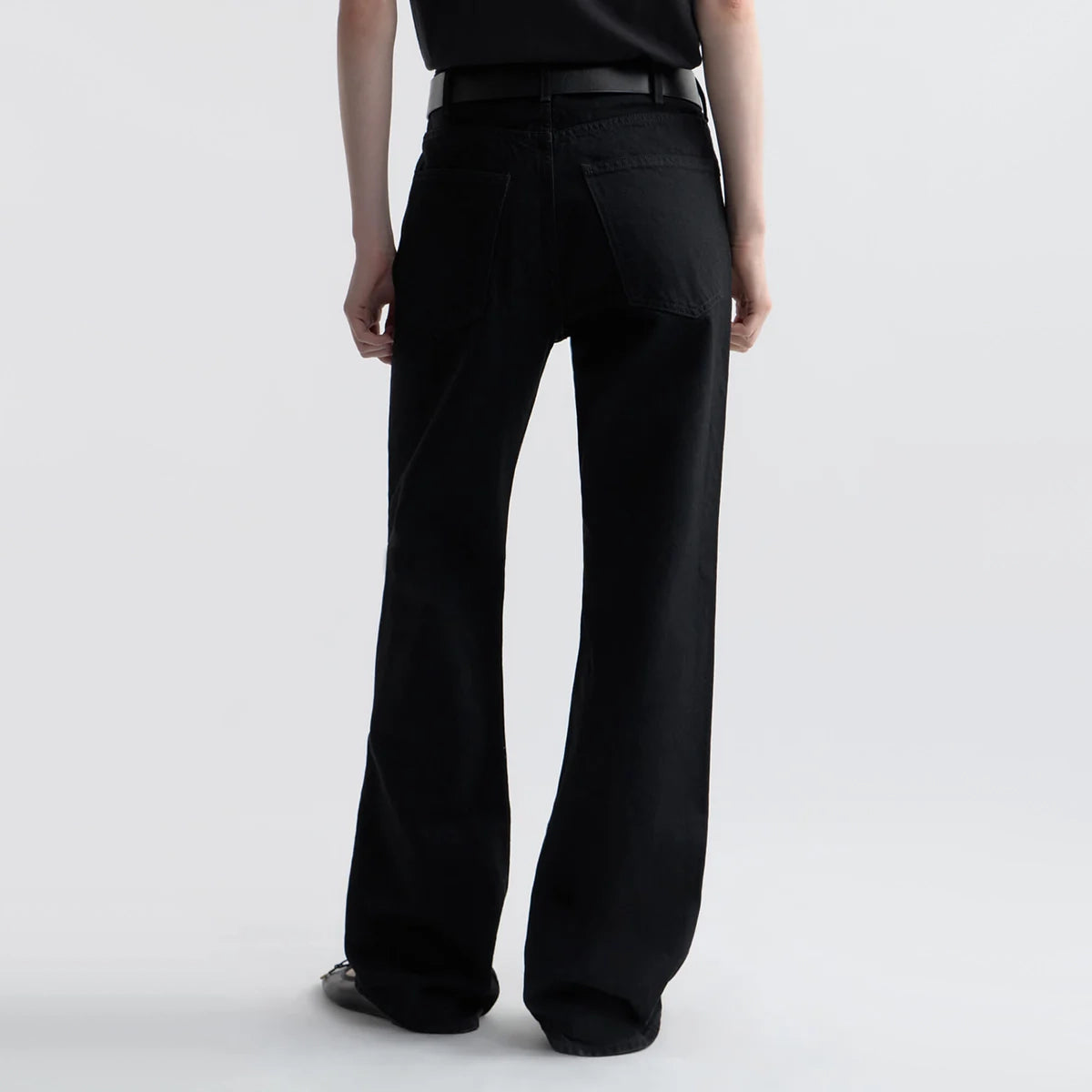 Nili Lotan "Mitchell" Jeans in Black, size 30 (fits slouchy)