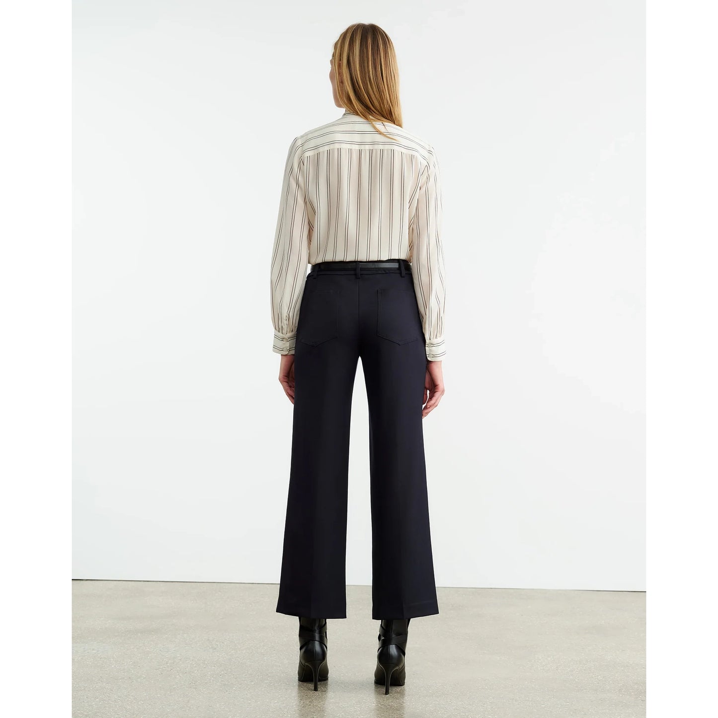 Nili Lotan Wool Trouser in Navy, size 10 (fits slim to size)