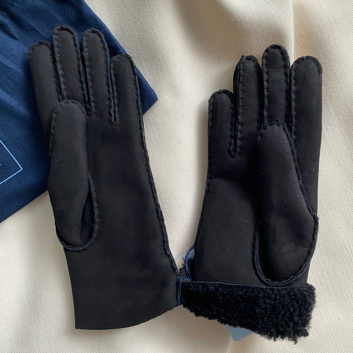 Neri Firenze Black Shearling Gloves, Size Small