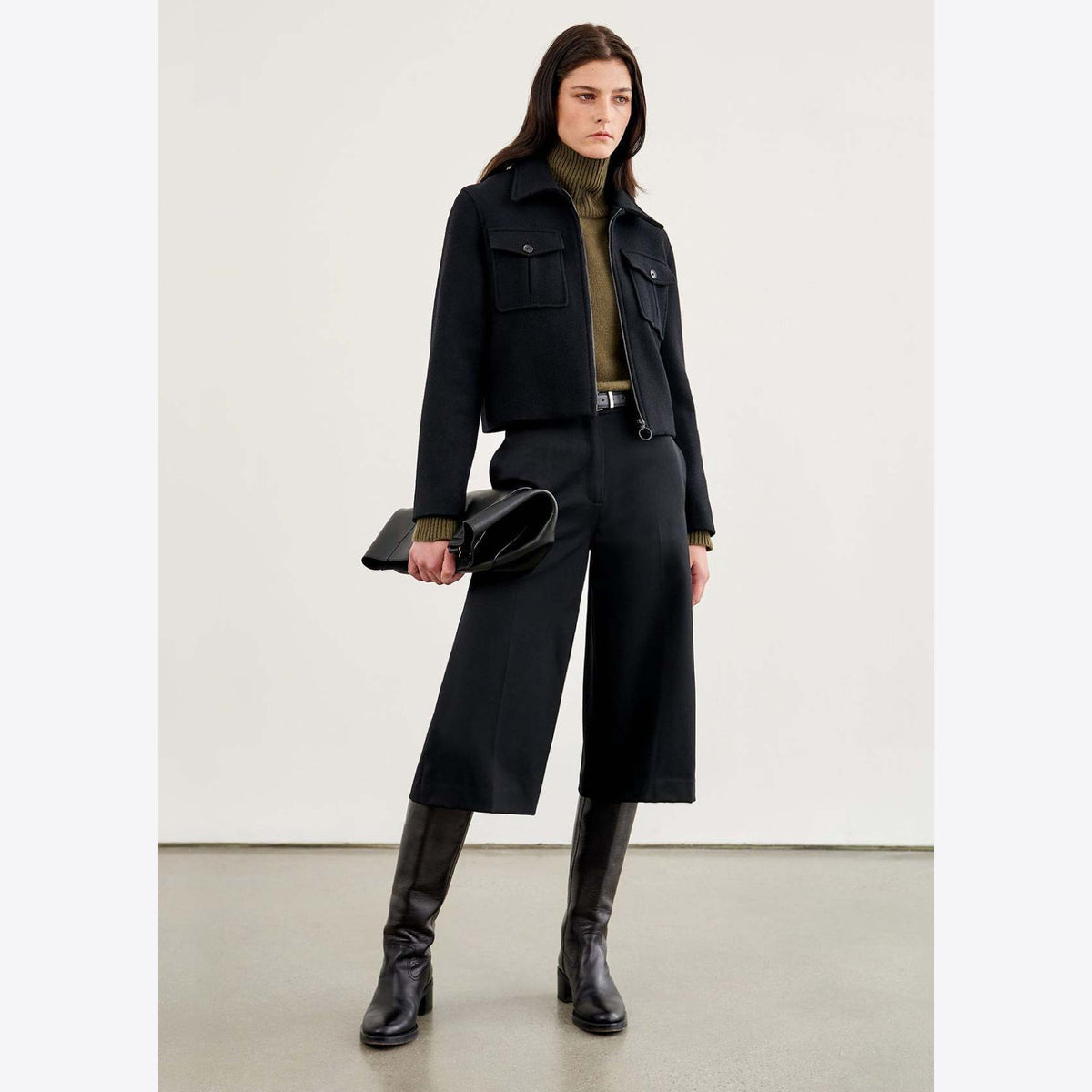 Nili Lotan Tailored Suiting Wool Gaucho Pants in Black, size 6