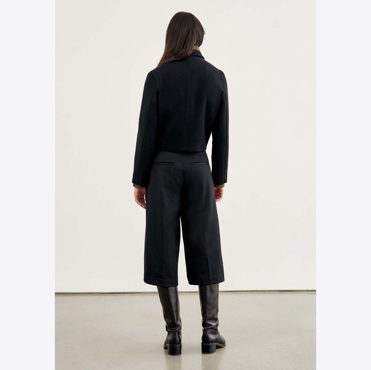 Nili Lotan Tailored Suiting Wool Gaucho Pants in Black, size 6