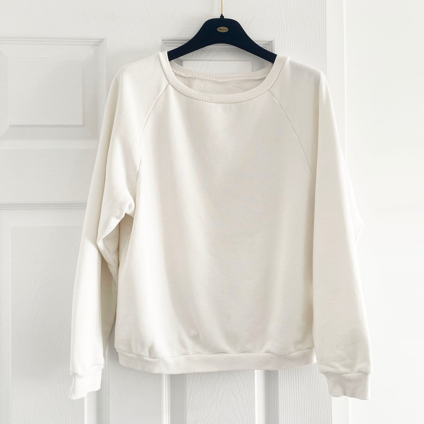 Nili Lotan Classic Crew Neck Sweatshirt in Vintage White, Size Small (fits XS/S)