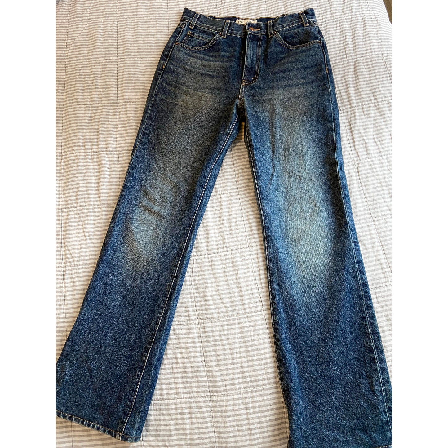 Nili Lotan "Joan" Jeans in "Simon Wash", size 28 (fits 27) **HEMMED**