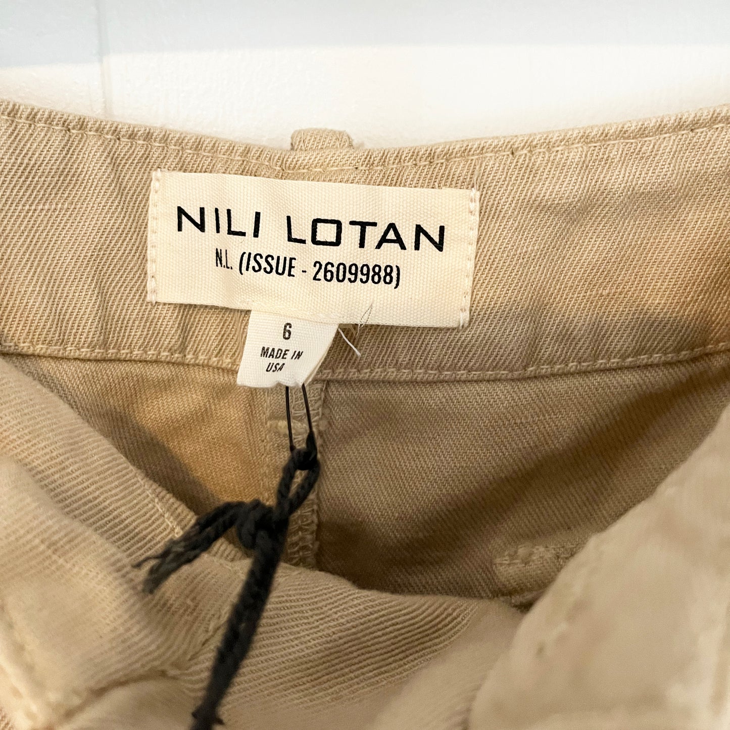 Pantalon Nili Lotan Leon Boy en grès, taille 10