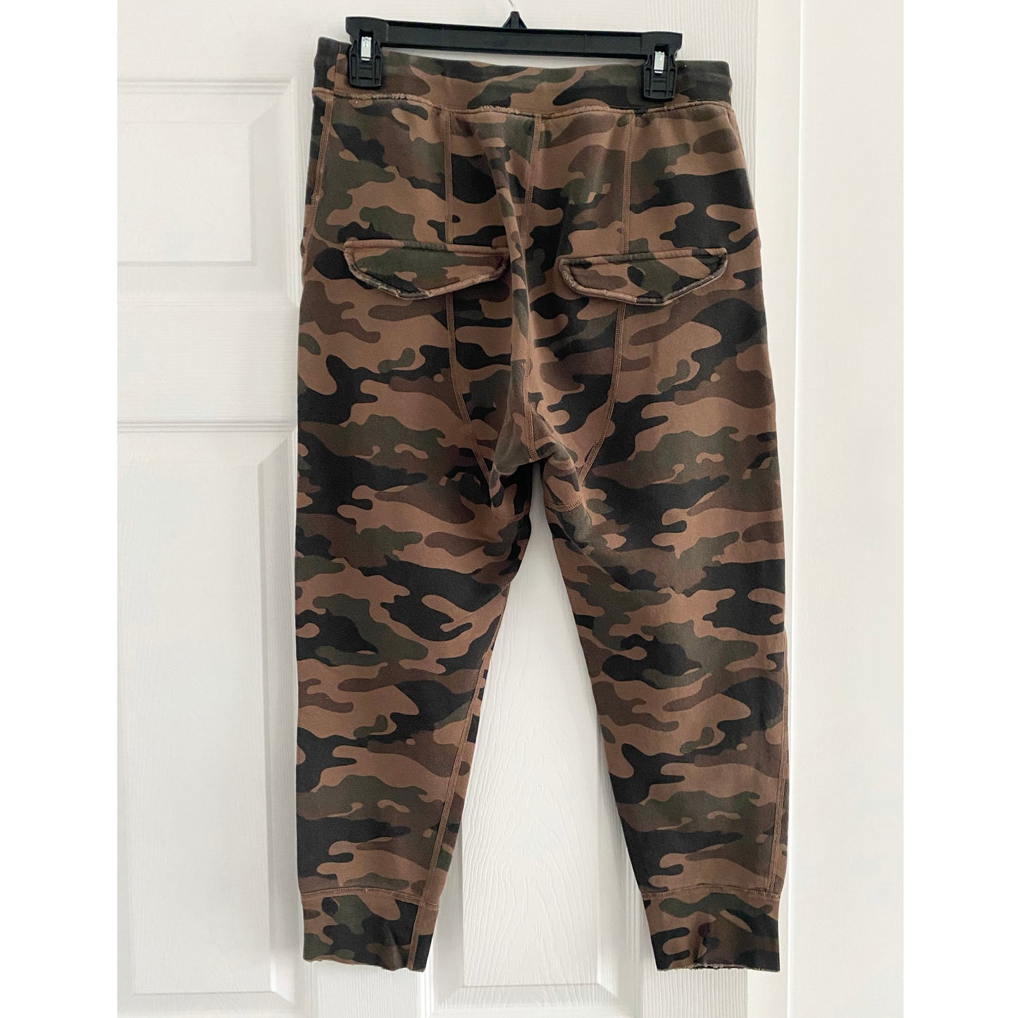 Nili Lotan "Nolan" Sweatpant in Brown Camo Print, size Small