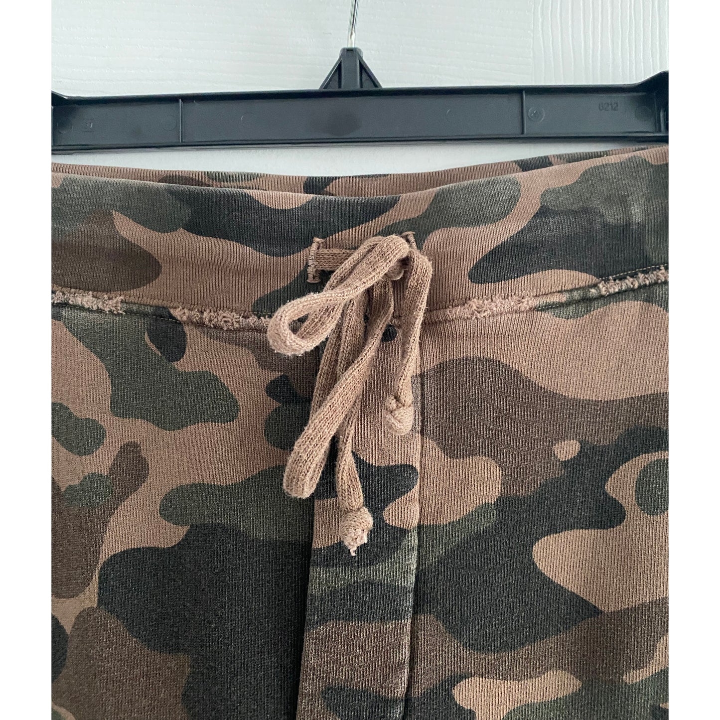 Nili Lotan "Nolan" Sweatpant in Brown Camo Print, size Small