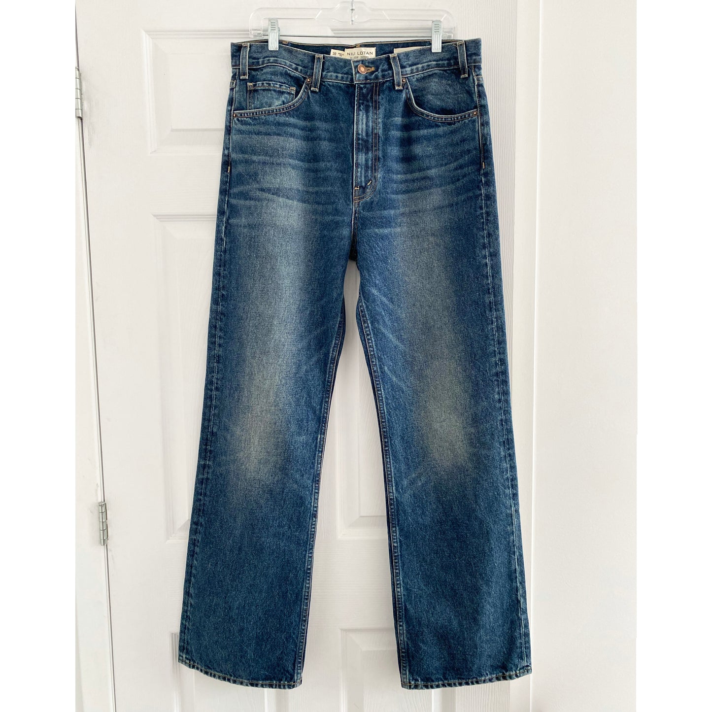 Nili Lotan "Mitchell" Jeans in Simon Wash, size 30 (fits like 30/31)