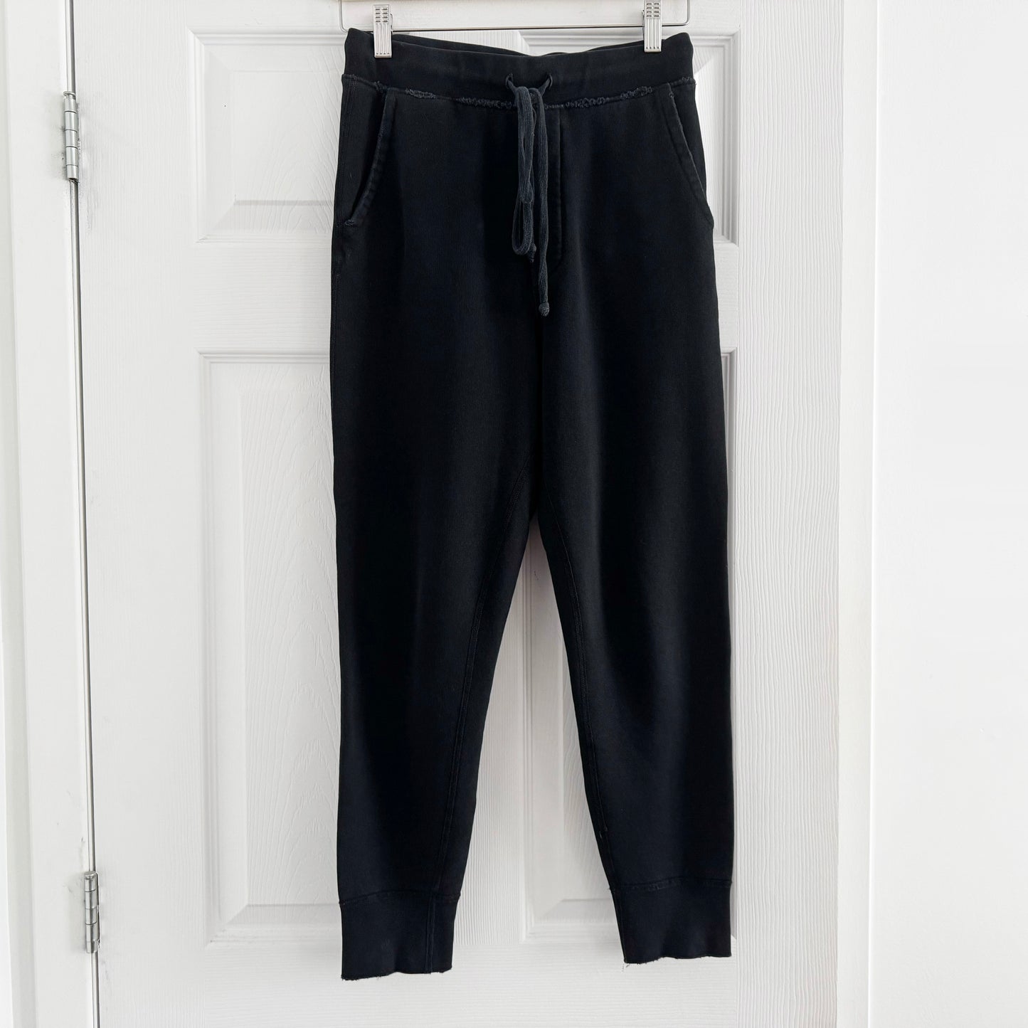 Pantalon de survêtement Nili Lotan Nolan en noir délavé, taille L (convient à M/L)