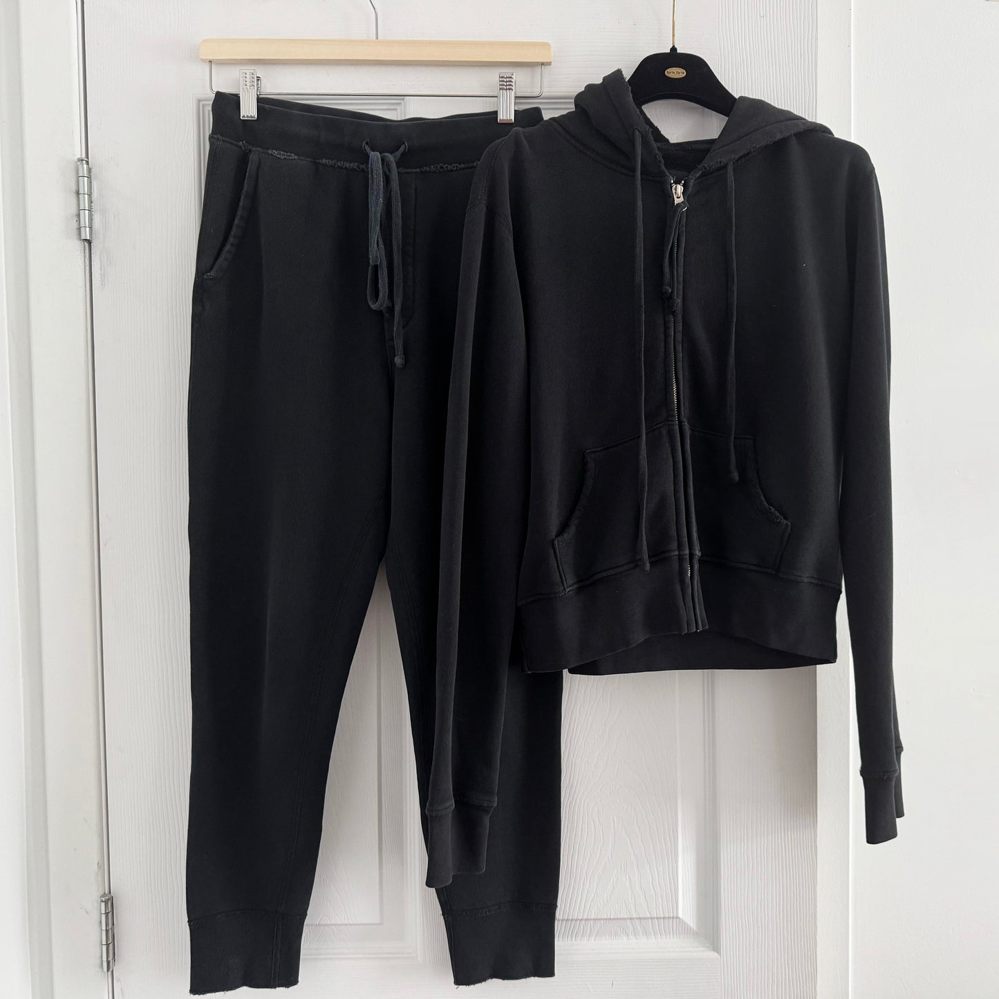 Pantalon de survêtement Nili Lotan Nolan en noir délavé, taille L (convient à M/L)